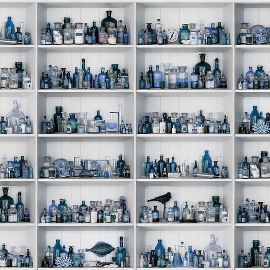REBEL WALLS 1240297DP Cabinet of Curios, Sapphire - indiv. Digitaldruck, Motiv fortsetzbar