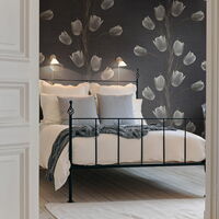 REBEL WALLS 1222525DP La Vie En Tulipe, Black - indiv. Digitaldruck, Motiv fortsetzbar